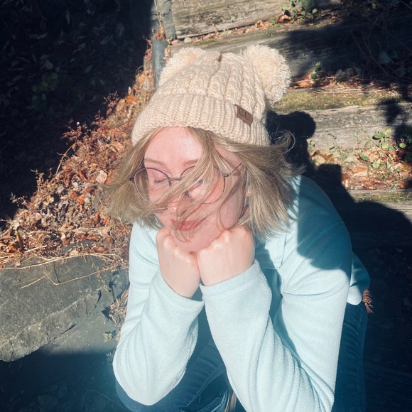 CC Beanie Double Pom Pom Beige One Size - Picture 2 of 3